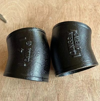 Componenti di fusione di sabbia a colori personalizzati Fittings per tubi di ferro resistenti all'erosione
